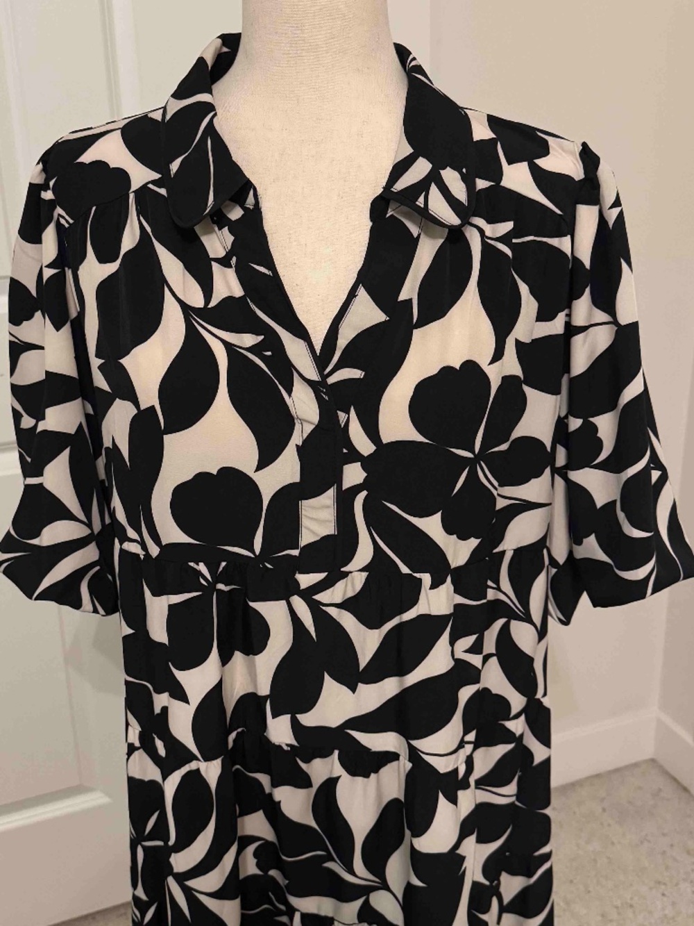 Umgee Black and Off White Floral dress XL - Picture 3 of 7